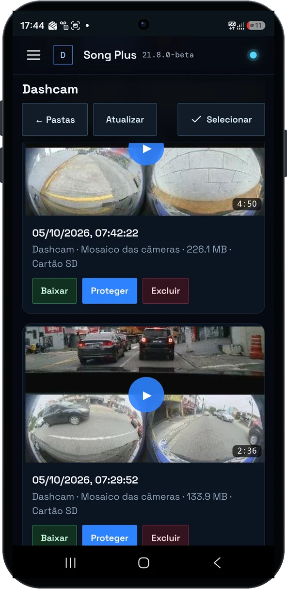 Lista de gravações da Dashcam com o mosaico das câmeras e os botões baixar, proteger e excluir